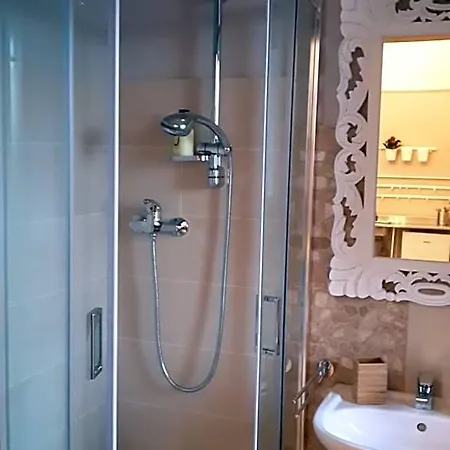 فندق مبيت وإفطار Oikia