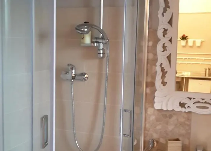 לינה וארוחת בוקר Oikia